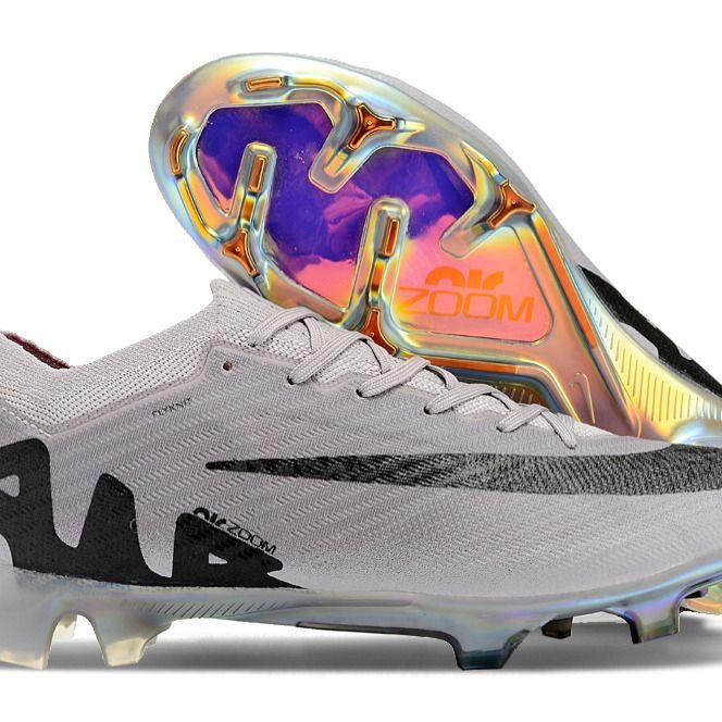 Chaussures de foot Nike et Adidas
